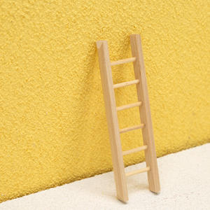 1:12 alta calidad DIY Registro de madera Navidad elfo Color casa de muñecas Micro paisaje adornos con escalera juguete de madera hecho a mano - Product Image 4