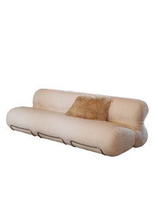 أريكة لغرفة المعيشة موديل <span class=keywords><strong>2026</strong></span> الجديد بأسلوب وابي-سابي الإيطالي، تصميم TACCHINI الكلاسيكي من الفولاذ المقاوم للصدأ بنمط الأسنان، مصنوعة من القماش - Product Image 1