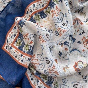 Оптовая продажа, дизайнерские квадратные шарфы, 130*130 с цветочным принтом, высококачественные роскошные шарфы для женщин - Product Image 5