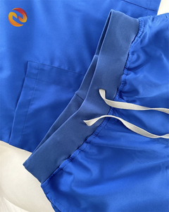 Ensemble de tenue médicale unisexe personnalisé en tissu éponge ultra doux à col en V, avec <span class=keywords><strong>blouse</strong></span> décontractée à poches <span class=keywords><strong>et</strong></span> <span class=keywords><strong>pantalon</strong></span> jogger, pour usage hospitalier <span class=keywords><strong>et</strong></span> détection d'aiguilles - Product Image 3