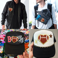 Patch de rugby américain en forme de cœur, petit, avec bordure dorée scintillante, emblèmes en chenille, pour l'ambiance des jours de match, autocollant pour pull, en gros, en stock