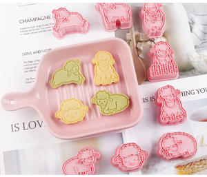 Homesun Lot de 8 emporte-pièces en forme de mouton mignon de 8 pièces Emporte-pièces en plastique pour timbres à biscuits en agneau avec forme personnalisée - Product Image 4