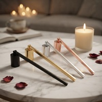Outils à bougies dorés modernes : Coupe-mèche et éteignoir à bougies avec boîte blanche et support, logo personnalisé