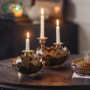 เชิงเทียนตั้งโต๊ะลายดอกบัวเซน รูปทรงดอกไม้เหล็ก ตกแต่งบ้านสไตล์วินเทจ ฐานเทียนแบบเรโทร - Product Image 3