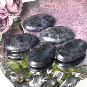 Piedra de Iolita Natural de Alta Calidad para Sanación y Protección, en Stock en Almacén de EE. UU., Entrega en 3 Días - Product Image 3