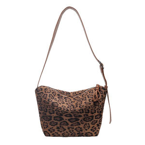 กระเป๋าโท้ทพิมพ์ลายเสือดาวดีไซน์เฉพาะกระเป๋าสะพายไหล่ย้อนยุคความจุขนาดใหญ่ - Product Image 3