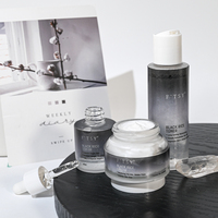 Ensemble de soins de base au riz noir fermenté : Tonique, sérum et crème anti-rides au riz noir