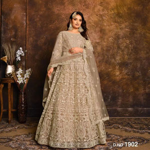 Red con trabajo pesado con secuencia pesada y trabajo de bordado para damas Ropa de fiesta Estilo Anarkali - Product Image 1