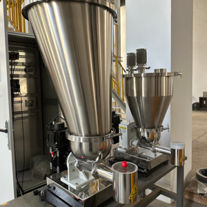 Chargeur de perte de poids OZEO T38/T28 pour les convoyeurs d'extrudeuses en plastique pour un pesage et une alimentation efficaces - Product Image 1