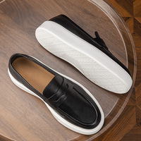 Chaussures pour hommes en cuir de cheval OEM, tendance rétro, semelle épaisse, mocassins personnalisés en cuir véritable, baskets décontractées haut de gamme pour hommes