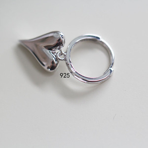 Sterling Sier Platinum <b>Heart</b>-Shaped Korean Short <b>Earrings</b> Exquisite Women's Love Hoop <b>Earrings</b> - Product Image 6