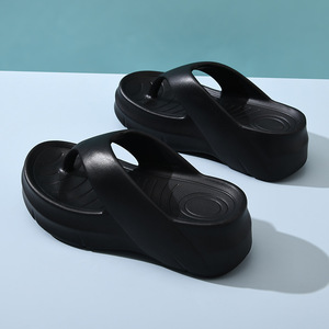 Sandales d'été confortables et antidérapantes pour femmes Guru en EVA, couleur blanc cassé, avec design bouche de poisson et talon compensé - Product Image 3