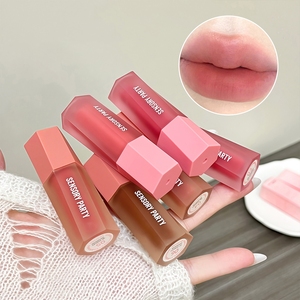 ลิปสติกเนื้อแมทสำหรับริมฝีปากที่เคลือบด้วยกำมะหยี่สีชมพูนู้ดเนื้อเรียบเนียนไม่เหนียวเหนอะหนะทำให้ริมฝีปากดูสว่างขึ้น - Product Image 1