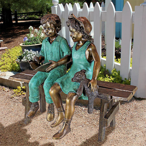 Statue d'enfants en bronze décorative de parc extérieur Enfants en bronze antique sur la <span class=keywords><strong>sculpture</strong></span> en rondins