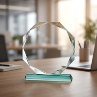 Prix personnalisé en verre gravé Plaques de cristal design octogonal Trophée en verre de jade