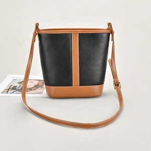 Sac fourre-tout noir prospère PU sacs fourre-tout rembourrés confortables sac seau vénérable monstrueux pour les rencontres - Product Image 4