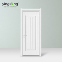 Cadre de porte latérale minimaliste en WPC 100% bois naturel imperméable avec surface finie et construction composite