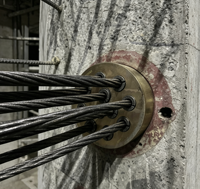 Ancre monopoint à trou unique pour béton précontraint, avec clips à coin, fournie directement par l'usine