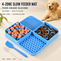 Tapis de léchage pour chien en silicone de qualité alimentaire, personnalisé en usine (OEM/ODM), 4 zones, mangeoire lente, plateau d'alimentation pour animaux avec spatule et brosse de nettoyage