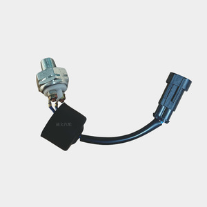 สวิตช์ไฟเบรก JK611Q 3712-00098 สำหรับอะไหล่รถมินิบัสคิงลอง - Product Image 3