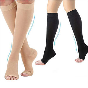 Medias <span class=keywords><strong>de</strong></span> Compresión Médicas, Calcetines <span class=keywords><strong>de</strong></span> Compresión Deportivos hasta <span class=keywords><strong>la</strong></span> Rodilla, Negros Lisos, 20-30 mmHg, para Enfermería - Product Image 4