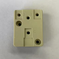 Connecteur de douille en céramique de stéatite, isolateur électrique en céramique personnalisé