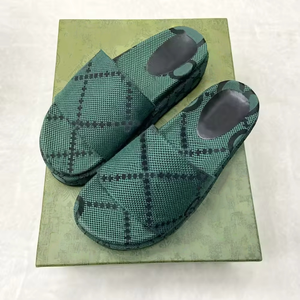 Sandalias de plataforma huecas de diseñador de lujo de alta calidad para mujer, zapatos de mujer, pantuflas de mujer, zapatos casuales de moda para playa y exteriores. - Product Image 2