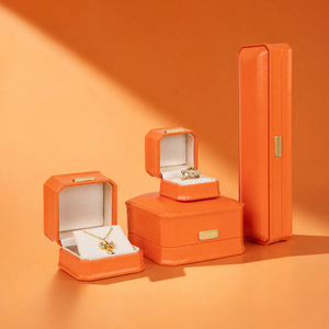 Coffret à bijoux Zebopak en cuir PU orange vibrant, forme octogonale, avec bague, collier, bracelet, collection de cadeaux de Noël - Product Image 1