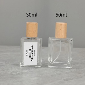 Flacone Ricaricabile per <span class=keywords><strong>Profumo</strong></span> da 50ML, Bottiglia Spray in Vetro Quadrata <span class=keywords><strong>Portatile</strong></span> da 30ml, Flacone Vuoto di Ricambio con Tappo in Legno di Noce - Product Image 3