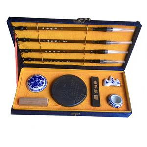 Set Profesional de Caligrafía China - 4 Plumas de Caligrafía de Pelo Mixto, Tinta en Barra, Sello, Elegante Caja de Regalo Brocada, Arte Sumi-e - Product Image 3