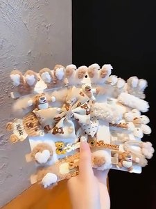 Juego de Pinzas para el Cabello con Peluche de Invierno Color Caqui Coreano al por Mayor, Pinzas para el Cabello para Bebés, Lazos para el Cabello, Accesorios para el Cabello de Niñas - Product Image 4