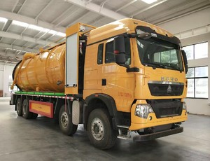 Camión Limpiador de Alcantarillado HOWO 8x4 con Motor Auxiliar de 400HP y Tubo de Vacío de 30'' para Drenaje Rápido - Product Image 2
