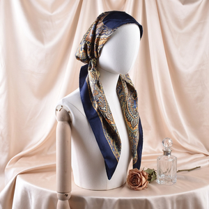 <span class=keywords><strong>Foulard</strong></span> <span class=keywords><strong>de</strong></span> nuit en satin imprimé cachemire pré-noué <span class=keywords><strong>avec</strong></span> bande élastique et bande antidérapante en velours pour le soin des <span class=keywords><strong>cheveux</strong></span> – Chapeau <span class=keywords><strong>de</strong></span> sommeil élégant pour femme - Product Image 5