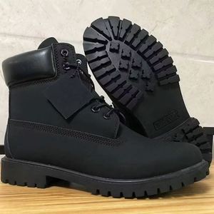 Chaussures de créateurs luxueuses et élégantes - Bottes hautes pour hommes et femmes. Bottes de randonnée et de neige chaudes et imperméables pour l'hiver. - Product Image 4