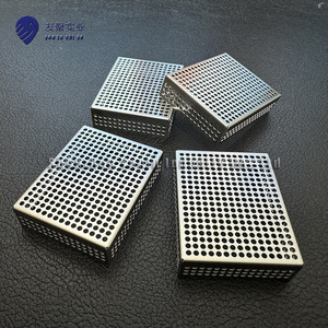 Cubierta de protección de malla perforada de 41x32,4x10 mm de acero inoxidable para disipación de calor y protección de componentes electrónicos - Product Image 3