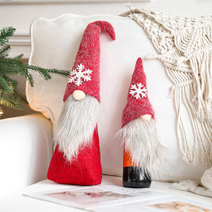 Couverture de bouteille de <span class=keywords><strong>vin</strong></span> de Noël avec des flocons de neige <span class=keywords><strong>moelleux</strong></span> et un vieil homme sans visage. Couverture de bouteille de <span class=keywords><strong>vin</strong></span> <span class=keywords><strong>rouge</strong></span> comme décoration de Noël - Product Image 2