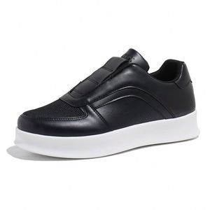 Chaussures de course pour hommes, style décontracté, antidérapantes, rehaussées, blanches, respirantes, en maille et cuir, confortables pour la marche - Product Image 1