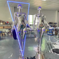 Statue de robot féminin aux ailes futuristes, décoration haut de gamme pour bar et boîte de nuit, lumière LED néon, sculpture d'ange cyberpunk