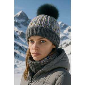 Gorro de Lana Negro para Mujer con Pompón BERE1142, Elegante Accesorio de Lana y Mezclas - Product Image 4