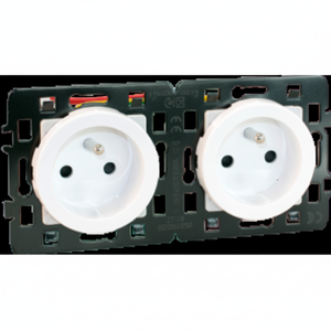 Prise pré-câblée COMETE 2P + T double design en couleur blanche - Product Image 1