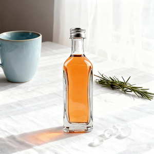 <span class=keywords><strong>Bouteille</strong></span> en verre transparente carrée vide de 50 ml pour spiritueux, gin, <span class=keywords><strong>whisky</strong></span>, vodka, rhum, avec bouchon à vis, logo personnalisé en gros - Product Image 1