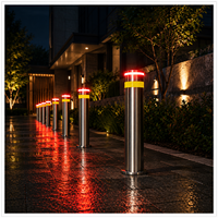 Borne de sécurité solaire en acier inoxydable de 900 mm avec anneau d'avertissement LED intégré pour installation encastrée – Poteau de signalisation routière