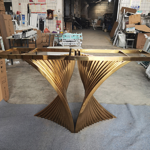 Table <span class=keywords><strong>console</strong></span> avec plateau en marbre et base irrégulière en acier inoxydable, pieds de table d'entrée en acier inoxydable doré - Product Image 3