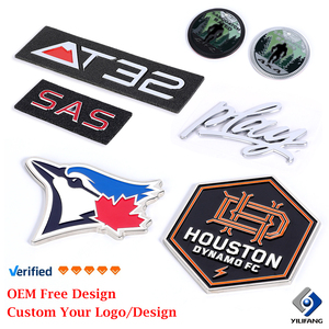 Emblema per Griglia Auto con Lettere 3D in Plastica ABS Cromata Argento Nero Personalizzato con Adesivi Autoadesivi - Product Image 3