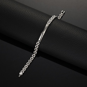 Bijoux de haute qualité, résistants à la décoloration, durables, plaqués or, plaqués argent, bracelet tendance Chucky pour femmes/hommes - Product Image 5