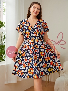 Robe ample à manches courtes <span class=keywords><strong>et</strong></span> col en V bleu imprimé pour femmes grandes tailles KISS ME ANGEL - Product Image 3