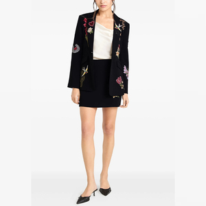 Blazer Negro Personalizable para <span class=keywords><strong>Mujer</strong></span>, Adornado con Bordado Floral de Corazón y Pájaro - Product Image 4