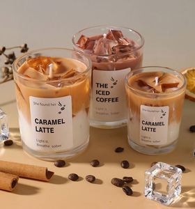 Bougie parfumée au thé au lait glacé, fraise et matcha, décoration d'intérieur - Product Image 1