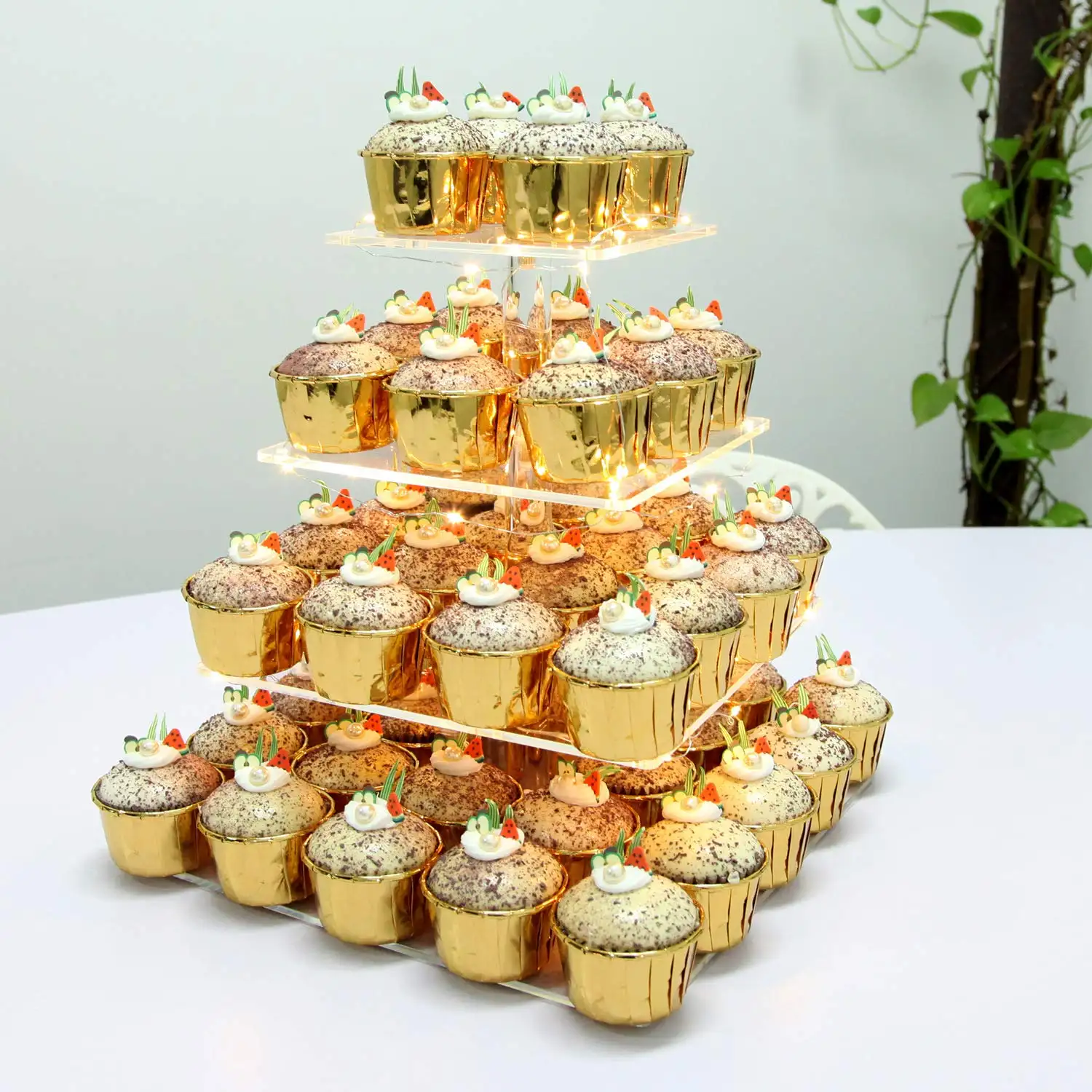 생일 결혼식 파티를위한 LED 끈 조명과 사용자 정의 과자 스탠드 4 계층 아크릴 컵케익 디스플레이 스탠드