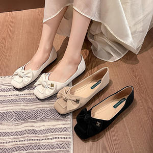 Chaussures plates d'été pour femmes 3688-32, grandes tailles 41-45, semelle souple, fermeture à enfiler, chaussures à surface souple pour pieds larges - Product Image 1